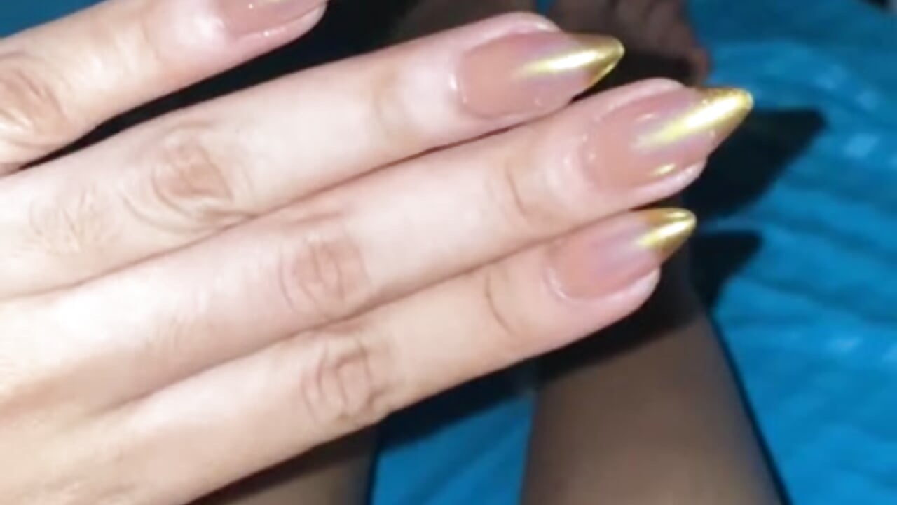 MIS UÑAS - MY NAILS - video di Lunavelvetrose modella di cam