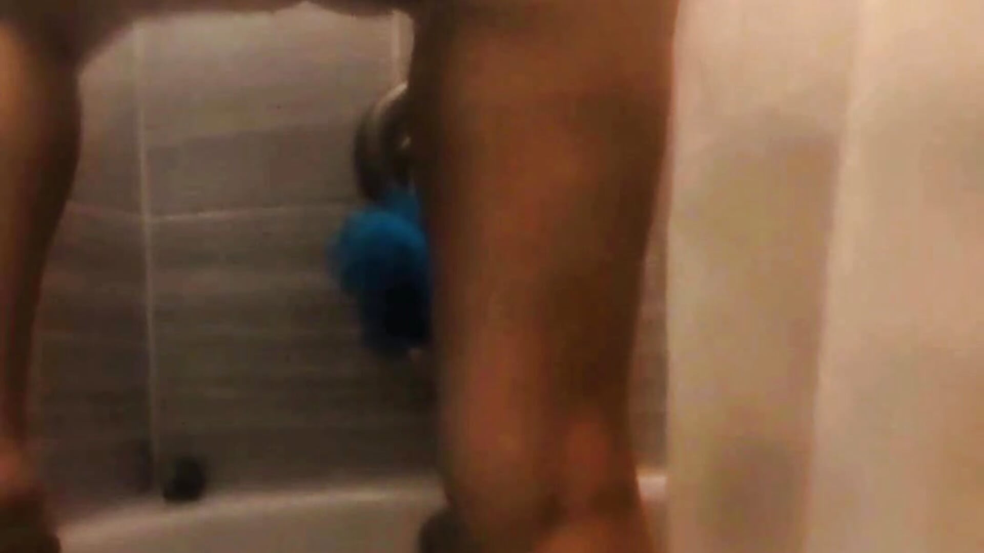 Drip drip 💧 ass wash - video by SheeleBaby