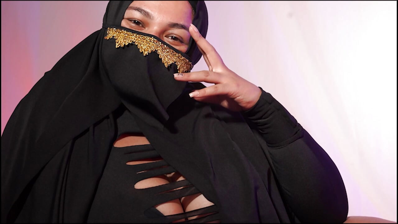 welcome to my room - video by shakila_ali cam model