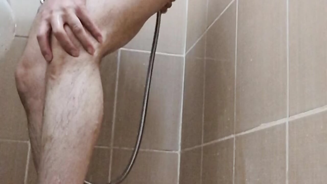 Shower sex time - video by wanhelsilnk cam model