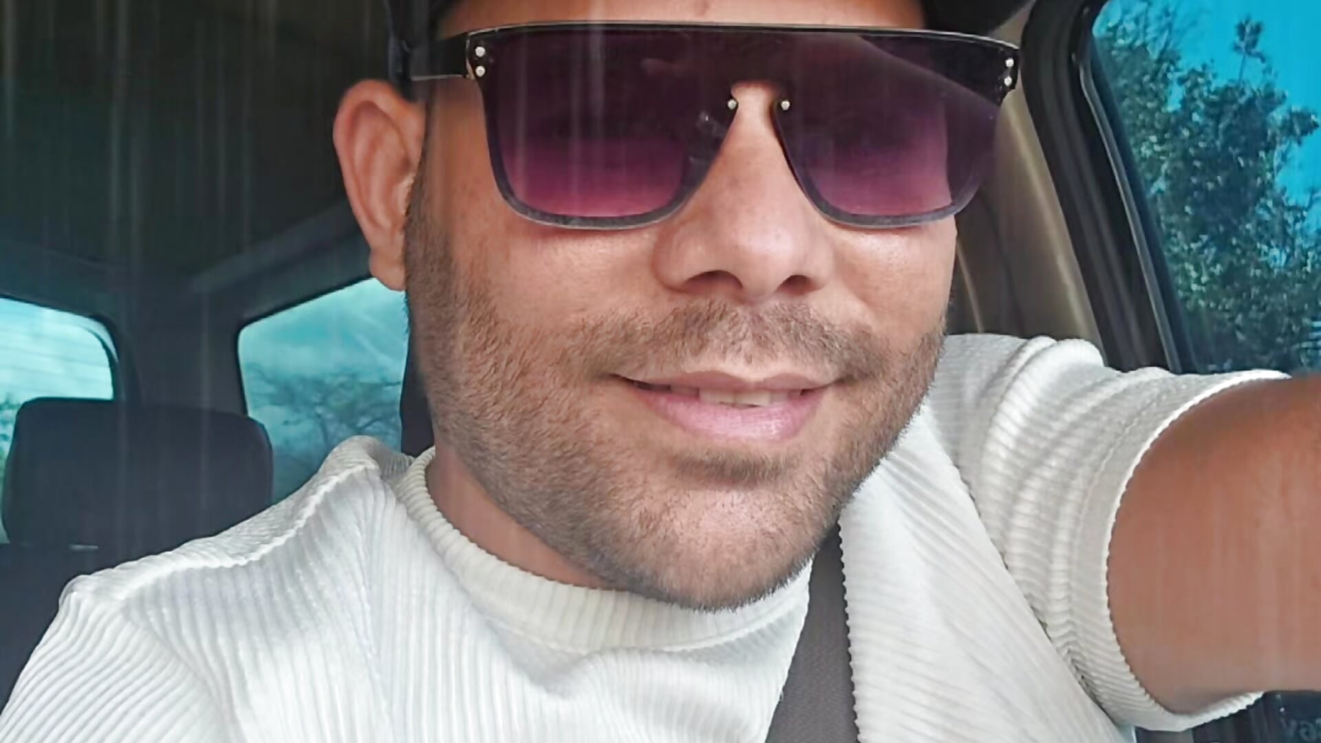 1000072977 – video modela na kameri Davidvergota