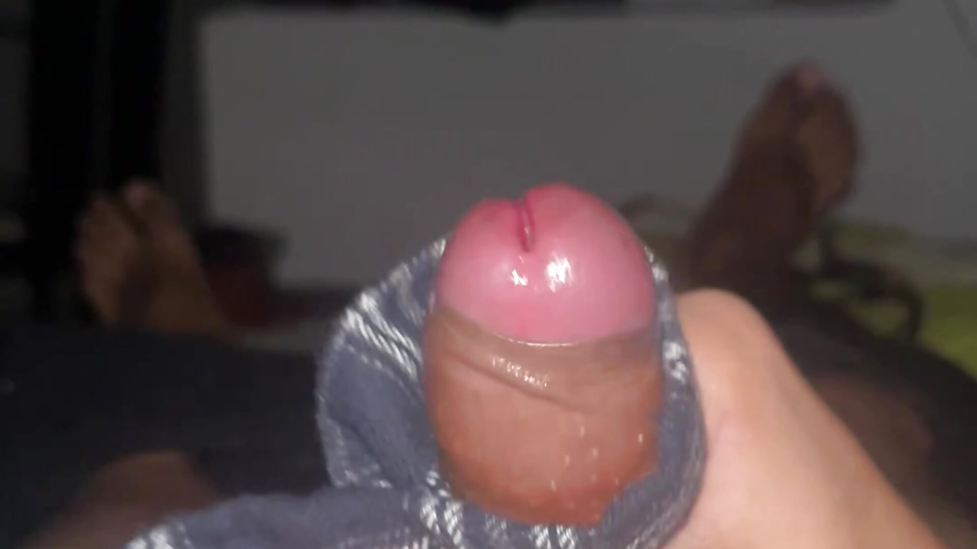 Touching and cumming in your short🍆💦 - video by IronLatino