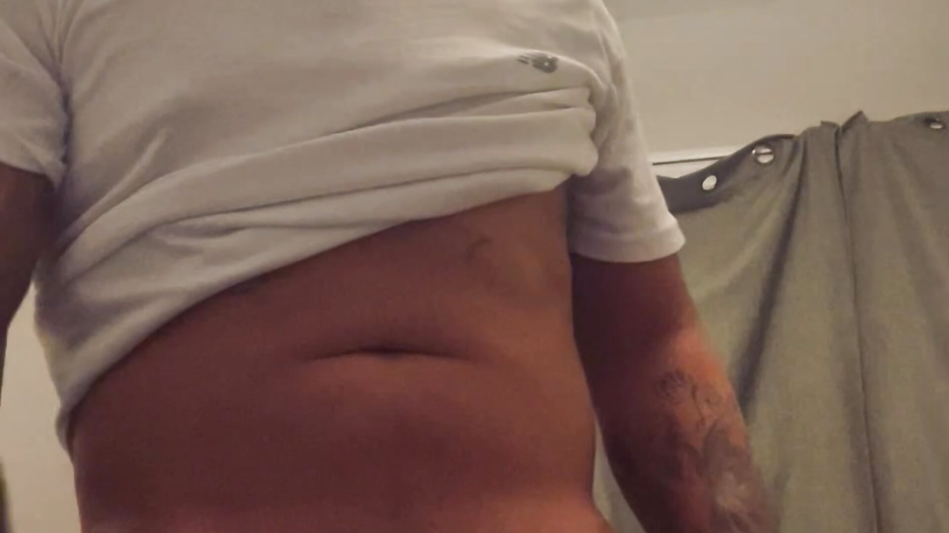 Jerking off my fat cock - video av BigdickkAndTattsss cam model