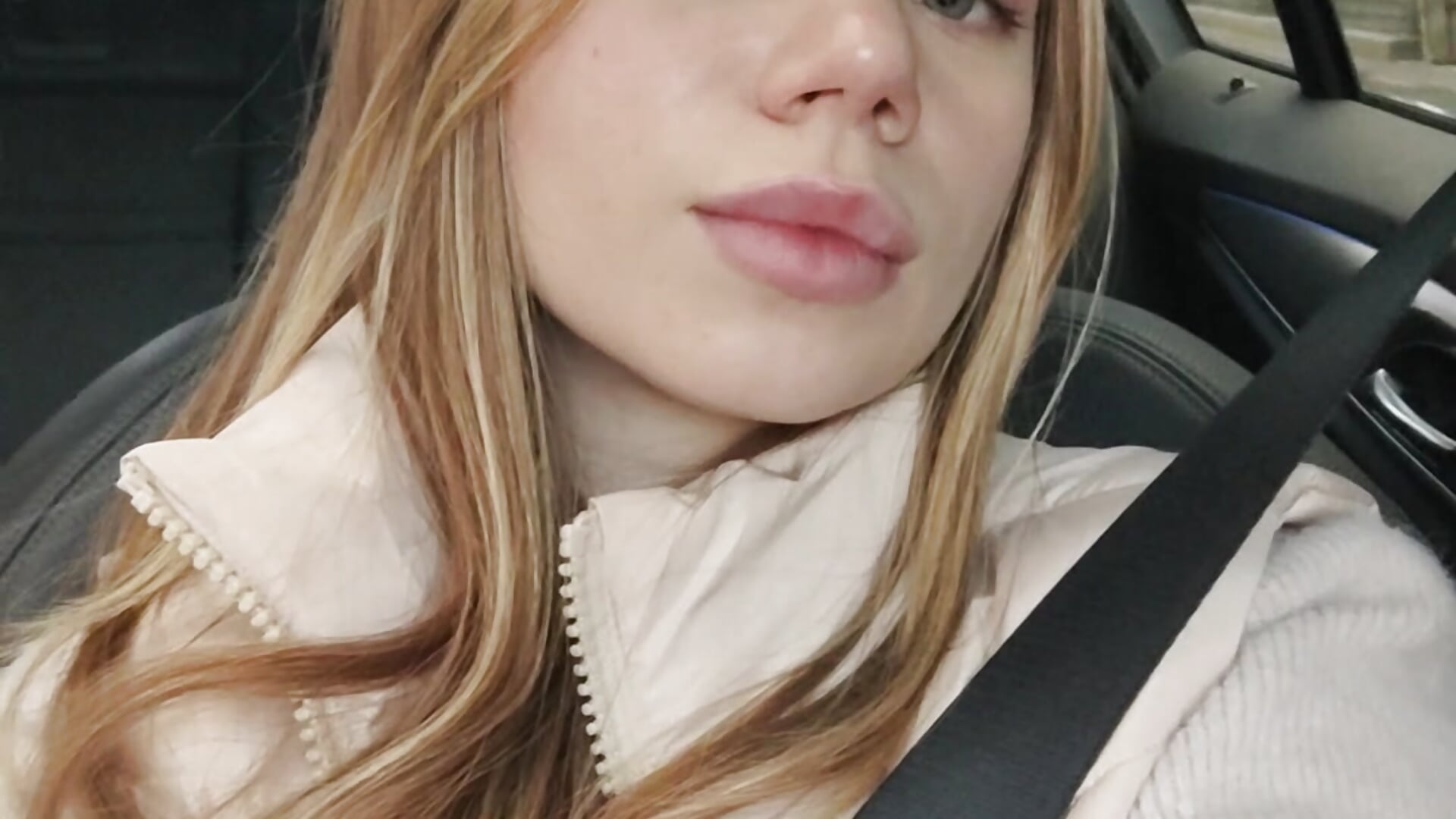 I've already arrived and started streaming - vidéo du modèle de showcams BellaSuns