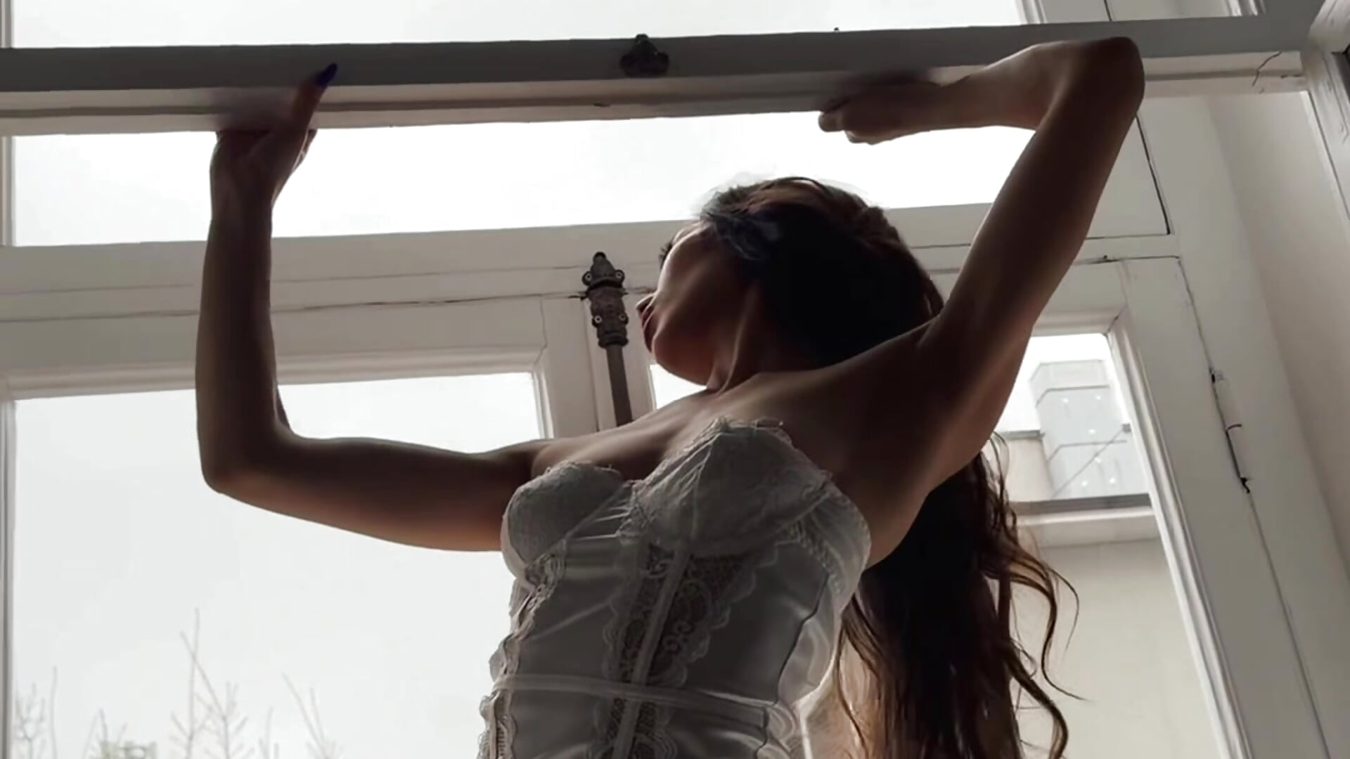 Lady in white lace🤍🦢 - vidéo du modèle de showcams _ViktoriaGrand_