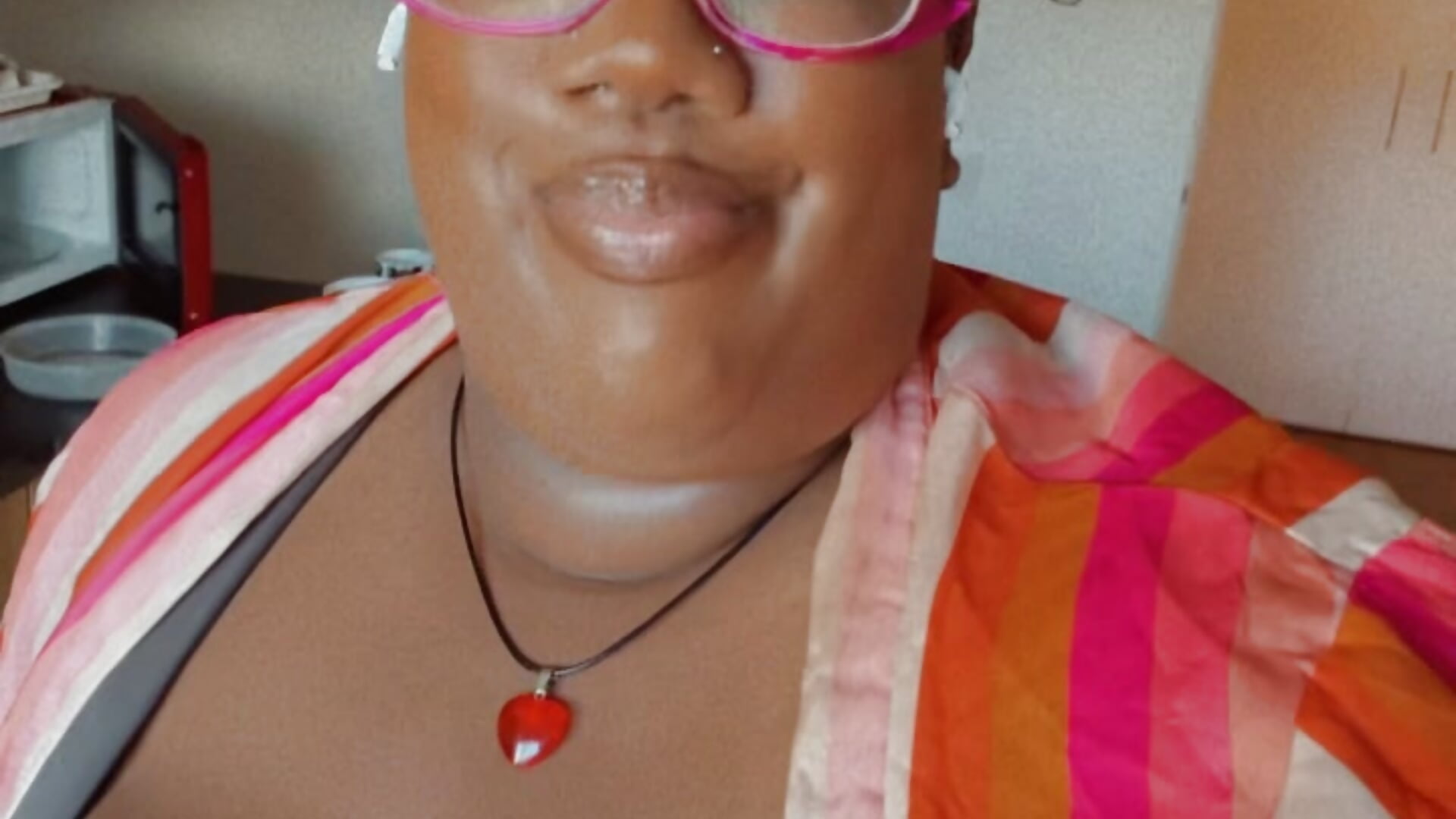 Two Puff Puffs = Too Cute – видео вебкам-модели SweetCurvyRose