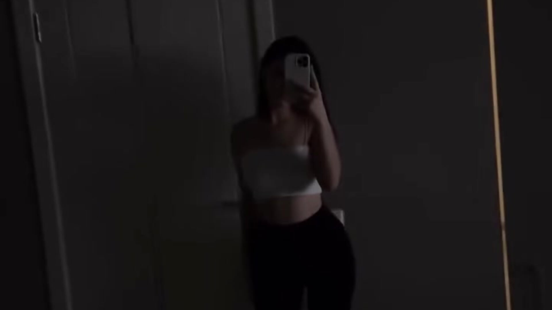 sexy outfit - video by ArvillaFinton