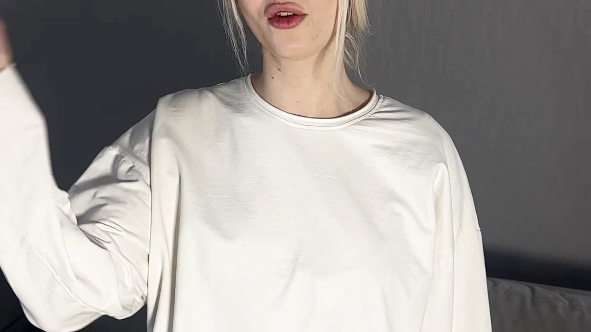 hi, bb) - video by LorisBoster