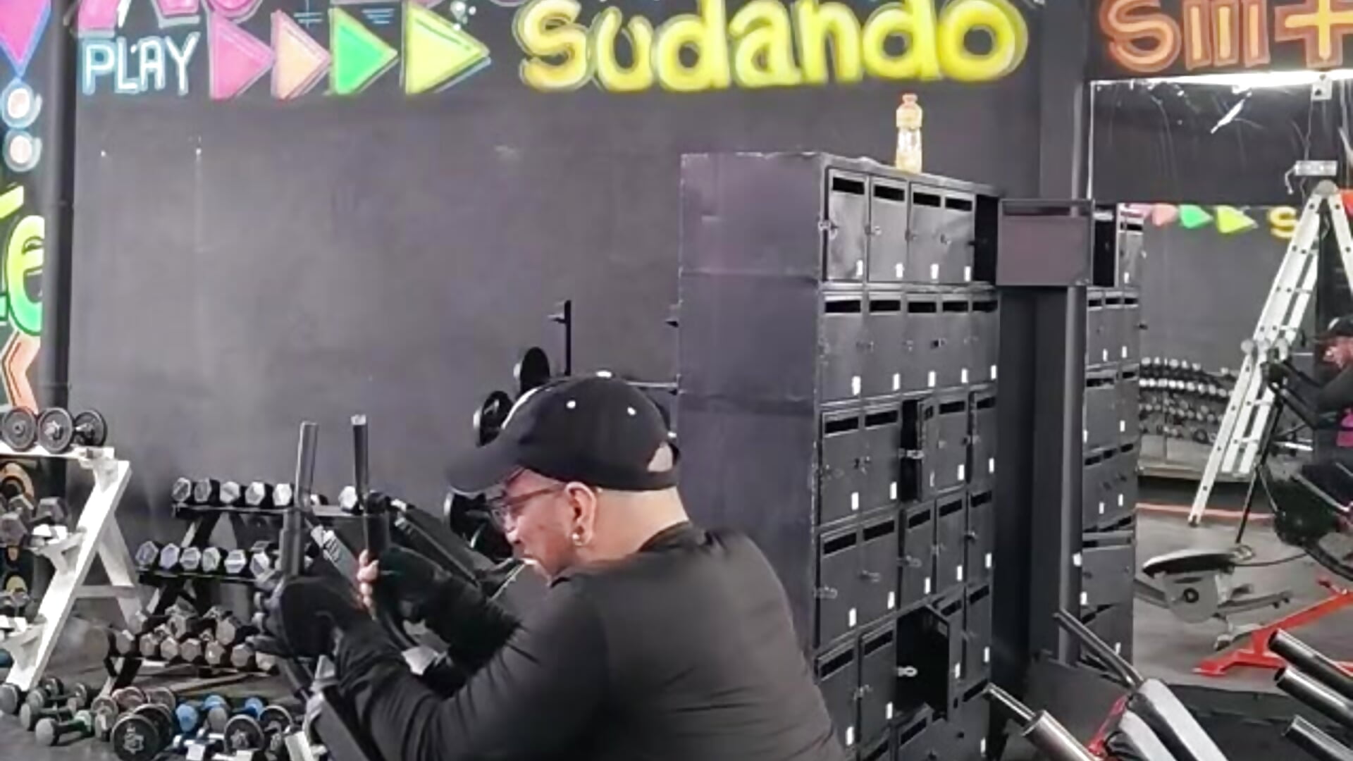 Building the machine - video av HyperCore_Interactive cam-modell