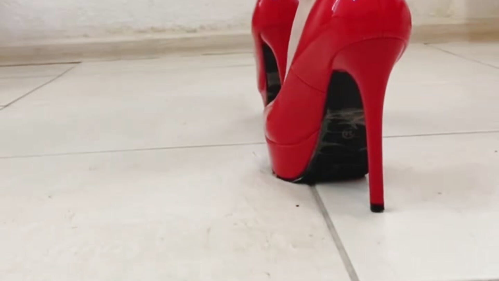 me in sexy heels - video od modelky/modela Violanta