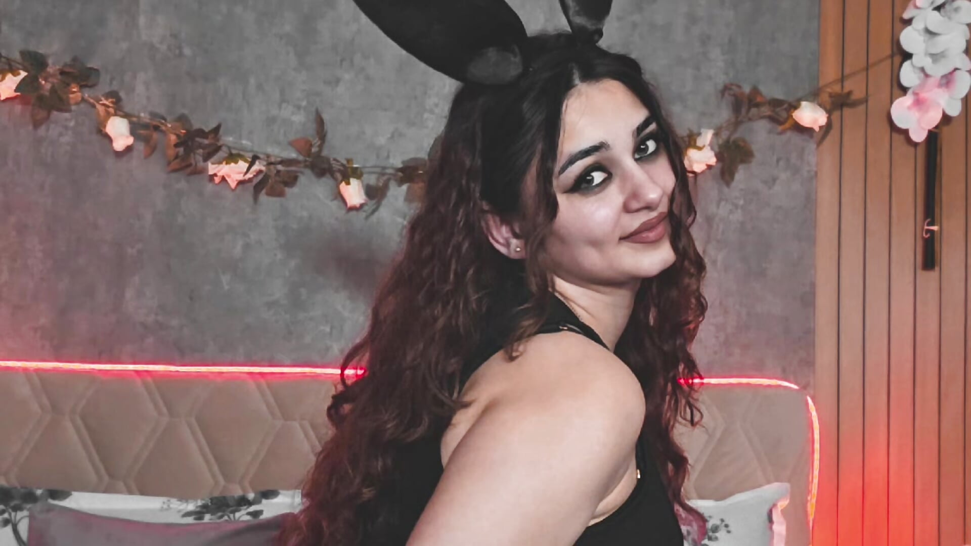 Who do you want to be?🖤🐰 - відео від вебкаммоделі KatarinaHeaven