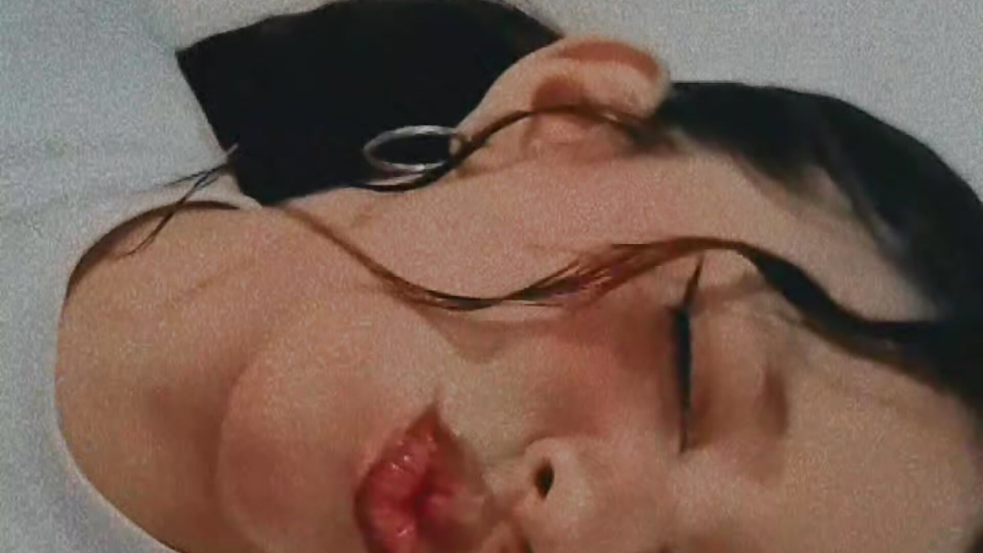 VID_293710913_210736_816 (1) - video oleh model kamera vanesa_Ri