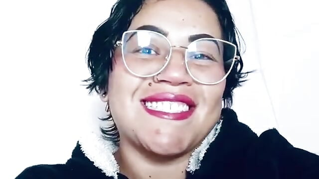 Hello Honey!! Being Myself haha Always a Smile for to Be Beady for Fun! #lipsred #bbw #hairshort - video by ScarlettQueen_1 cam model