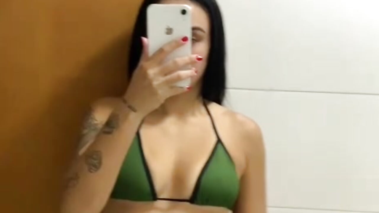 feeling myself - video by Brenda_Mooree cam model