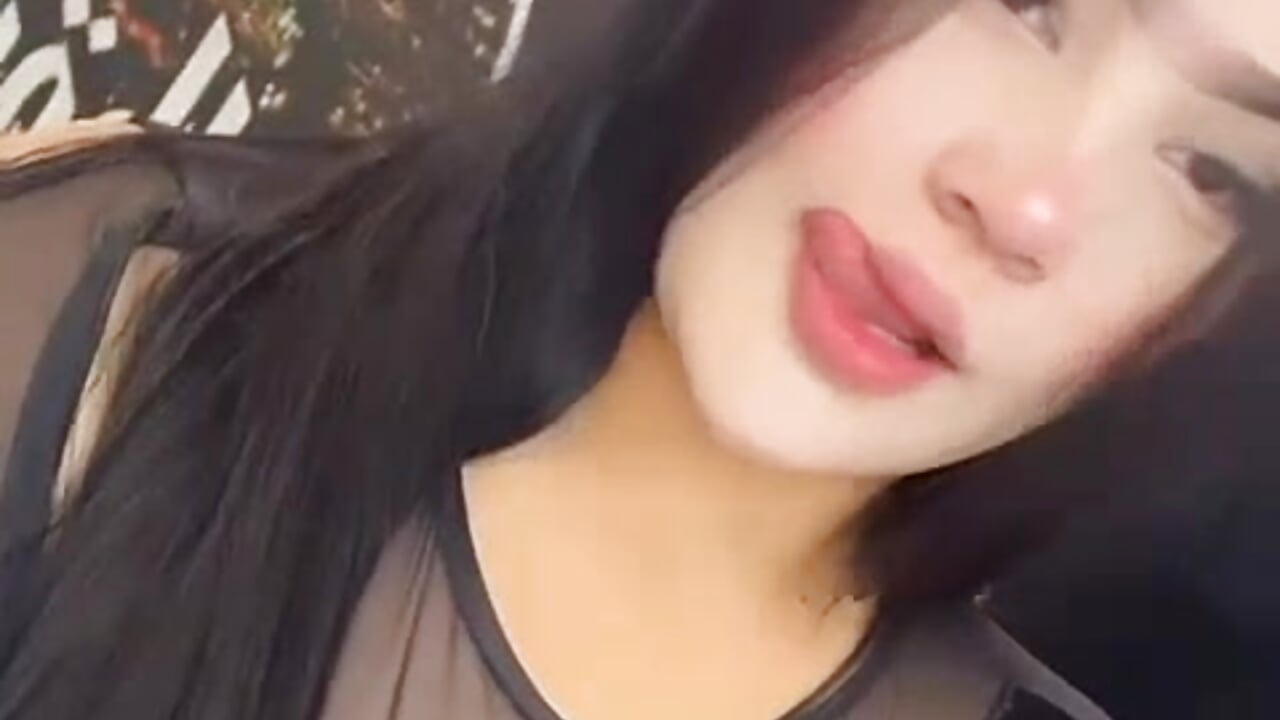 Soy nueva aquí... ¿Quien viene a darme la bienvenida? - video by Manu_Durango cam model