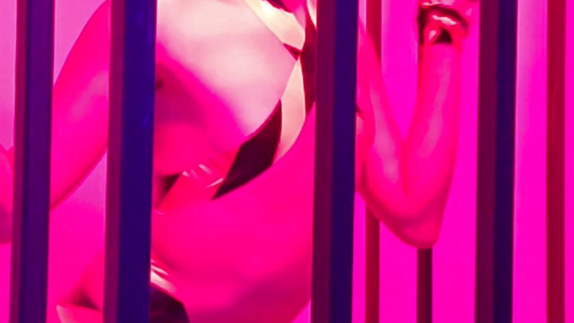 Burning in a cage for you 🔥😈 – video af Valentiina_Foxx cam-model