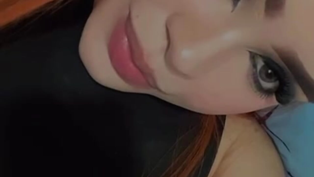 ♥ – video od webkamerové modelky Victhoria_Red