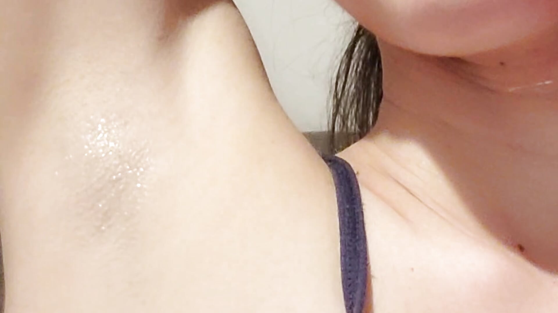 Cuántos fanáticos de las axilas hay por acá? - video di Goddesslulitaa modella di cam