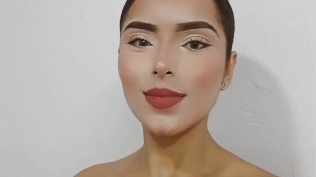 KISSES💋 - video by Naomi_Scott1 cam model