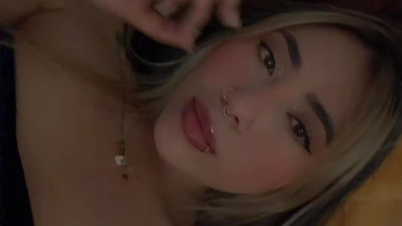 Si - video by ManuelaVeeleez cam model