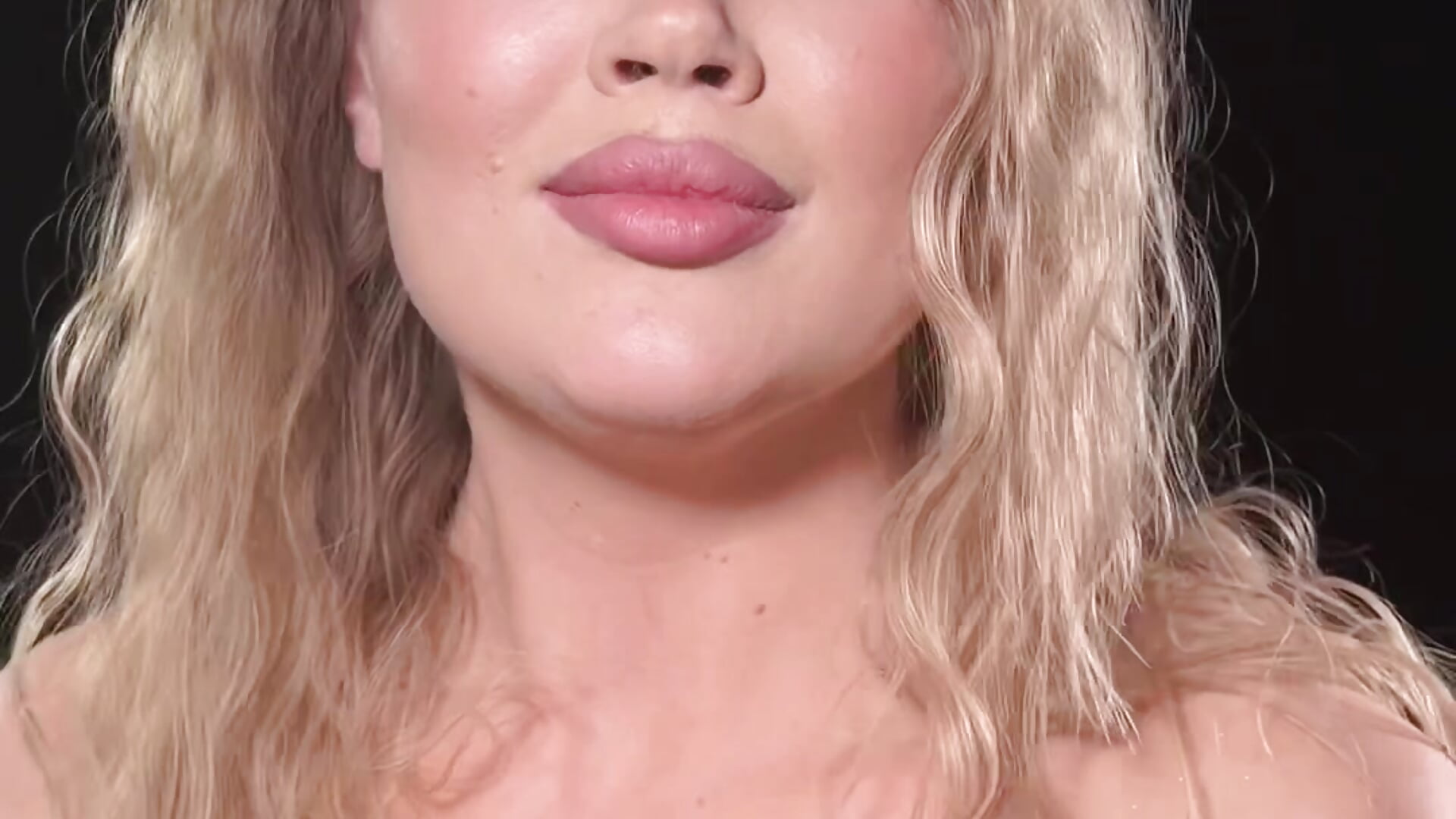 73c38b6f2827407ba87039fe9a569b1d - วิดีโอโดย HannahWillow โมเดลแคม