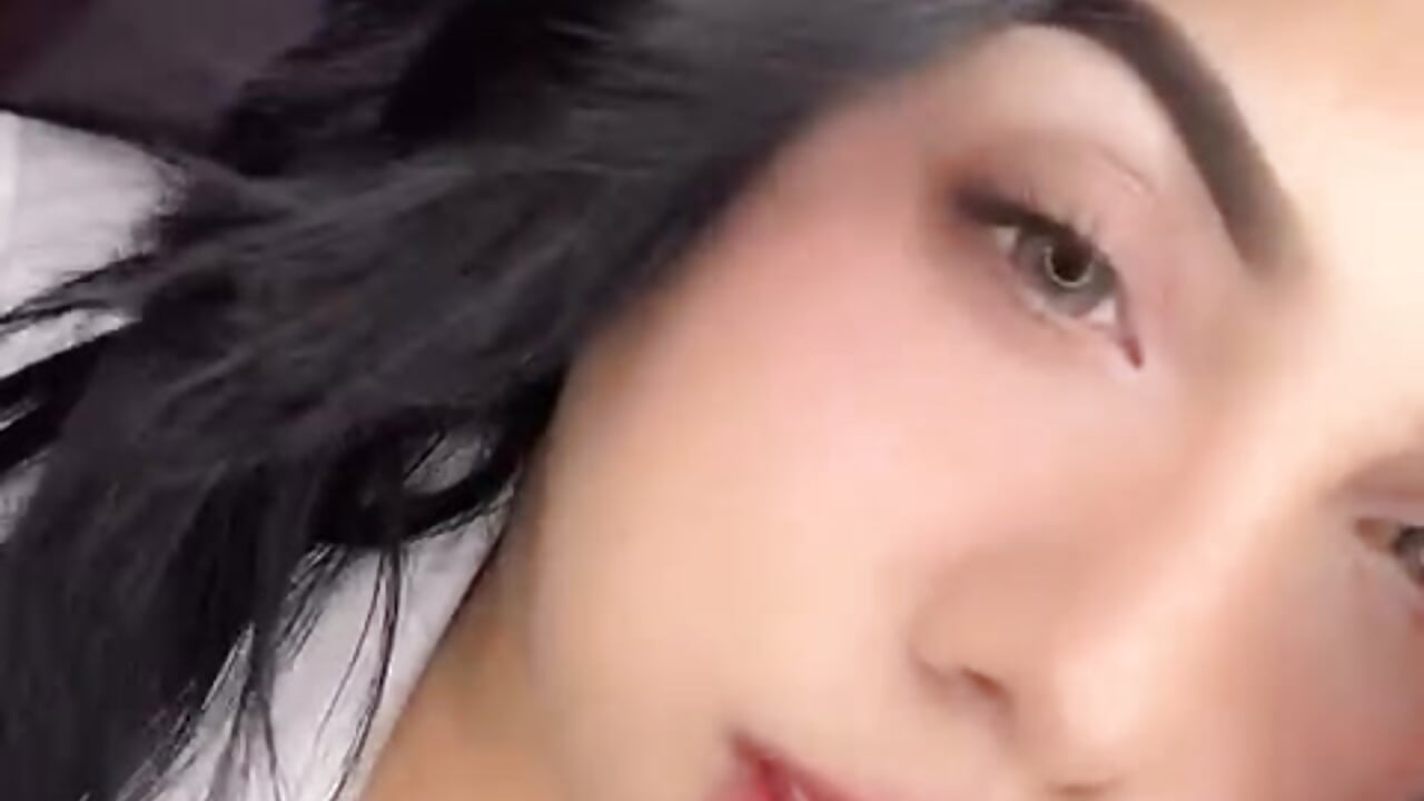 profile-intro-video-1772497199 - video by Emmilly_Brown cam model