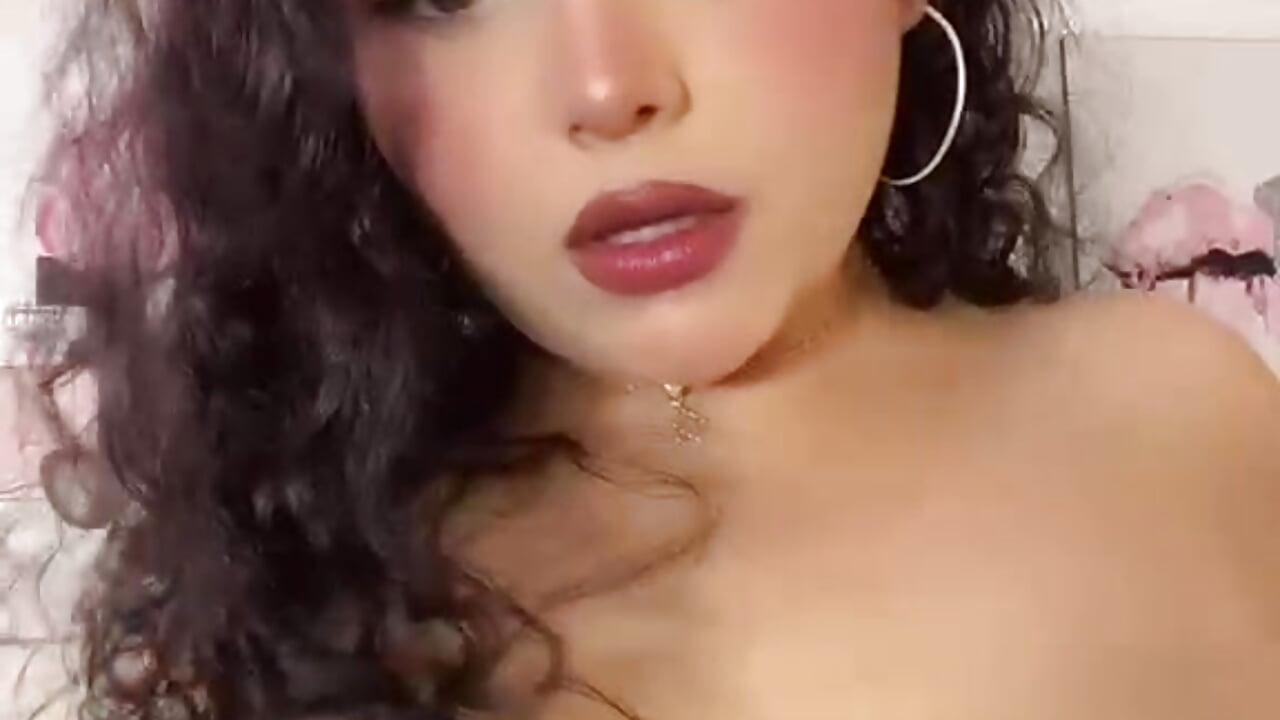 my breasts bouncing - video by AlmaraRouge cam model