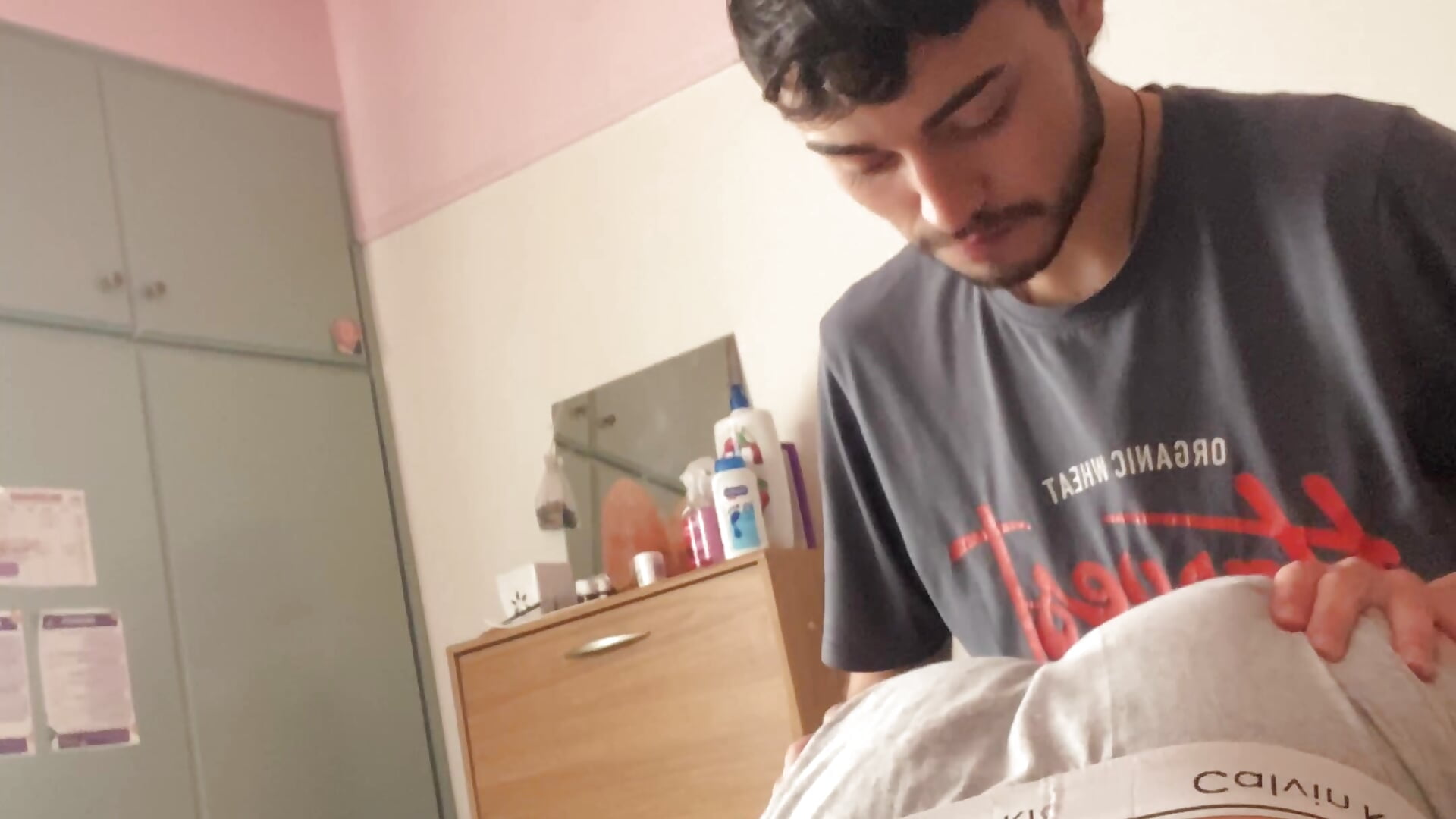 Unos masajes? 🤩 - video av Devilboyzzz cam-modell