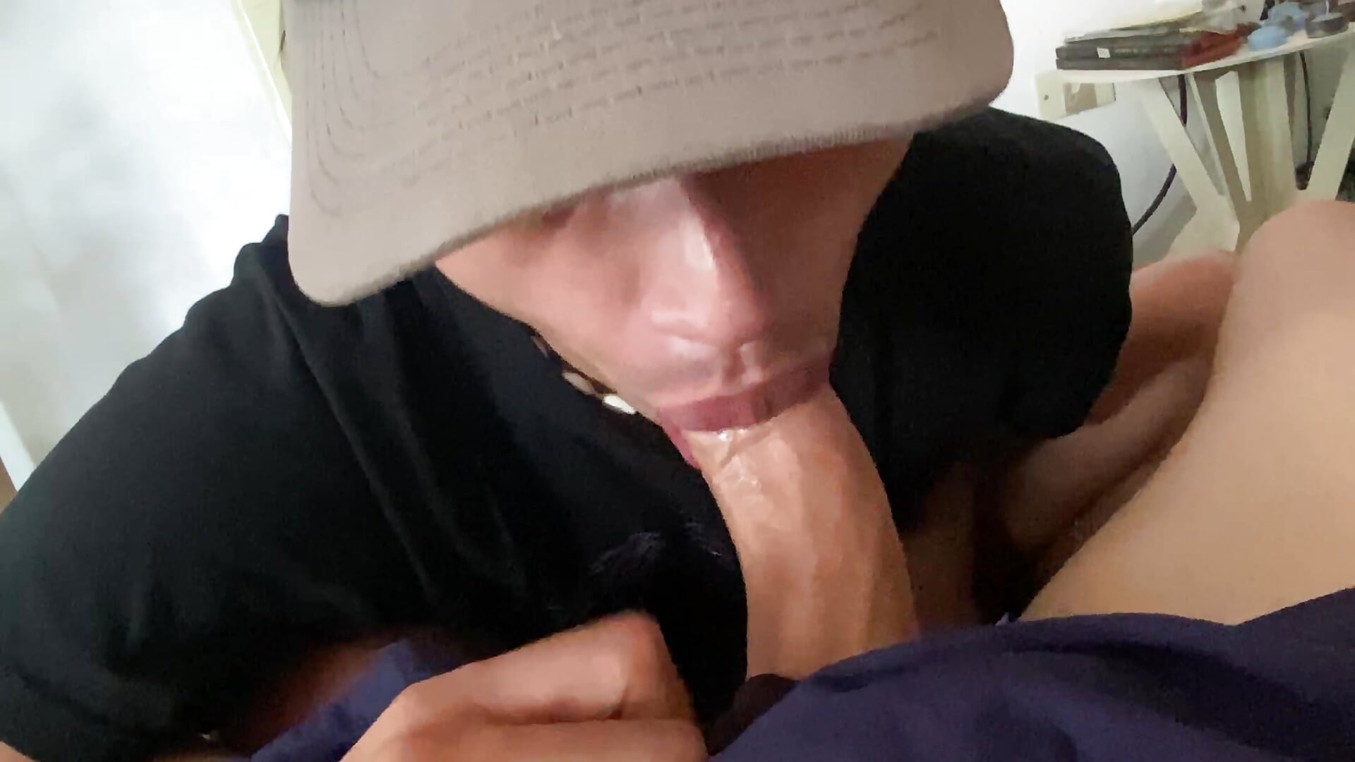 Rica garganta profunda de Tomi 🤤