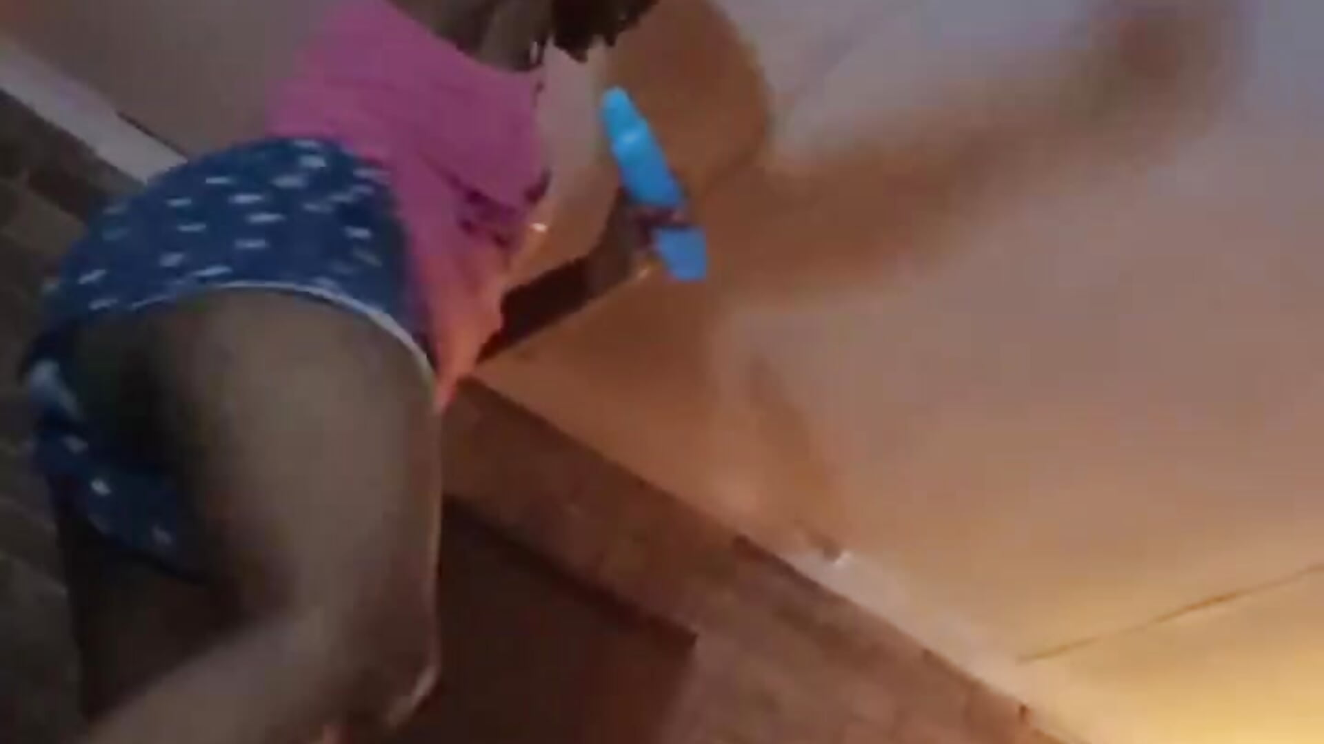 Twerking 👄 - video by Munchies1 cam model