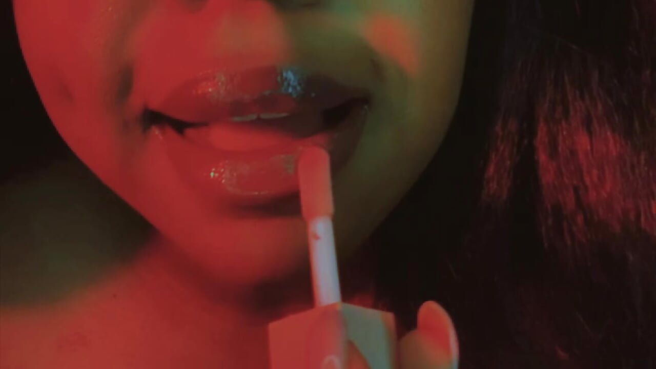 Gloss - 視頻由 Goddess_MercedesRedd 主播提供