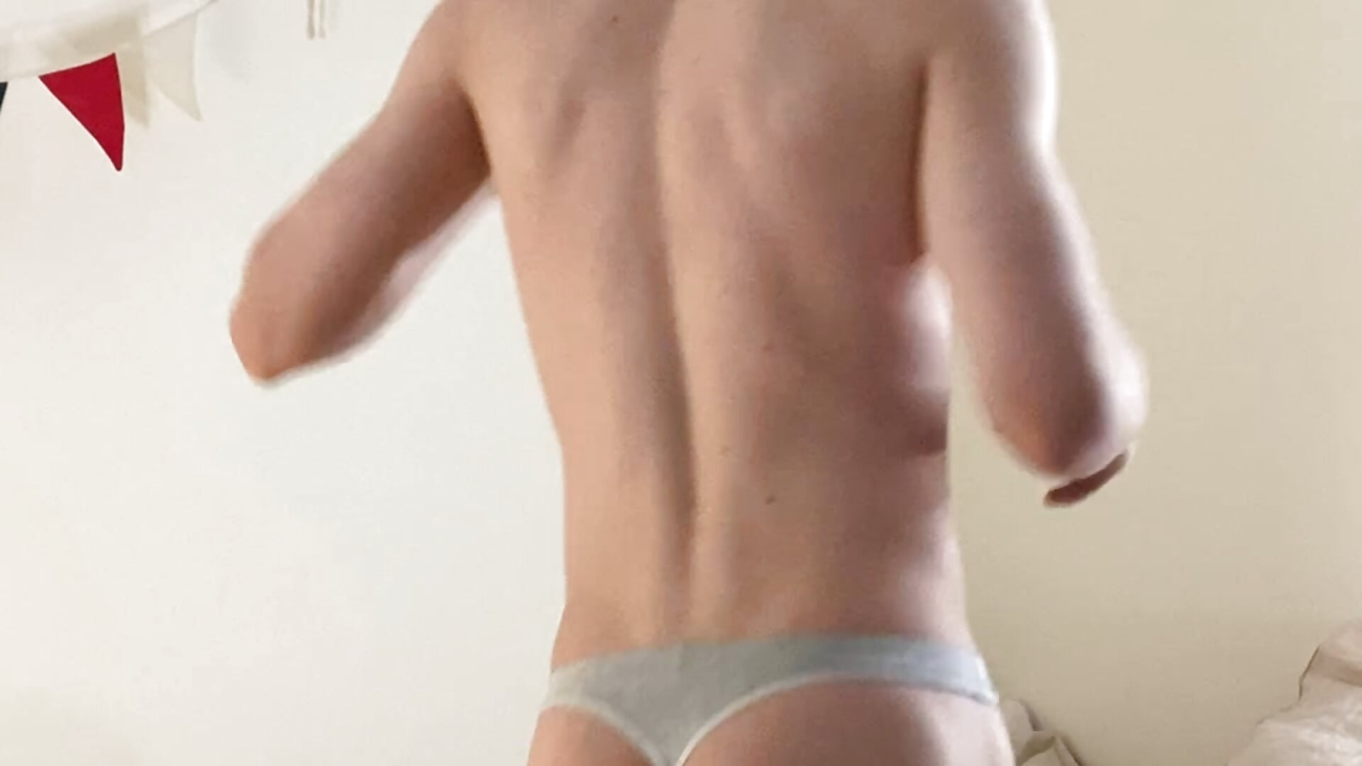 Dancing with myself – video od webkamerové modelky look_angelic