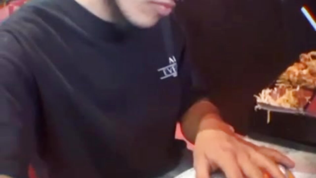 hey - video by Enzo_rey