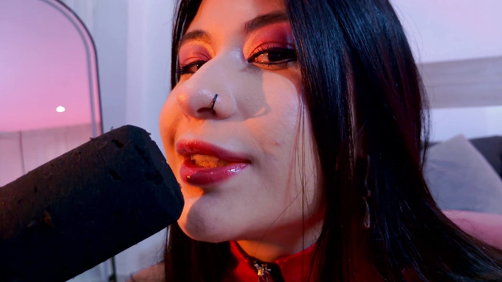 asmr latex!! - video by DaphneWayne