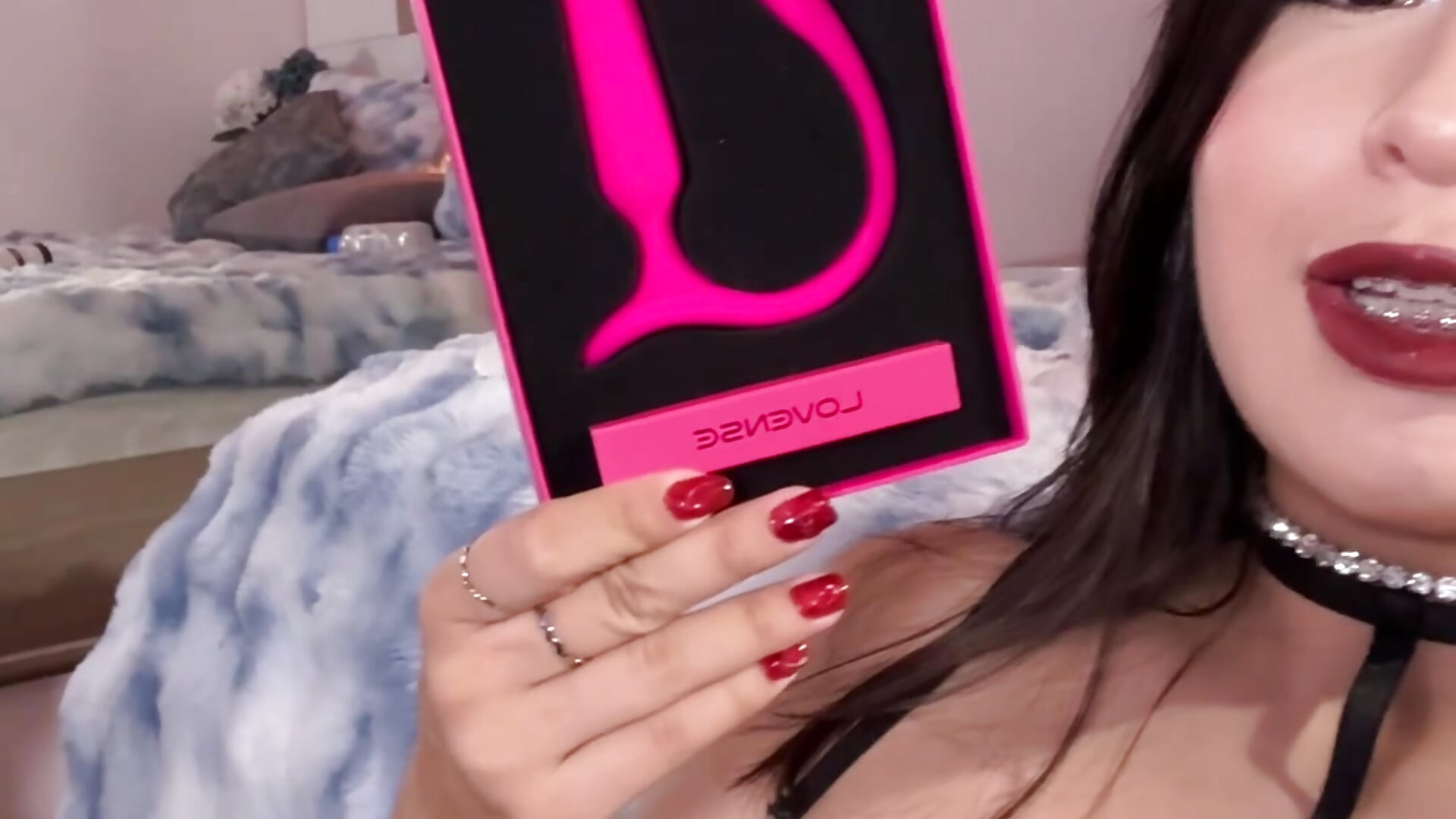 Anal lush!! New toy 😌😈 – видео вебкам-модели DaphneWayne