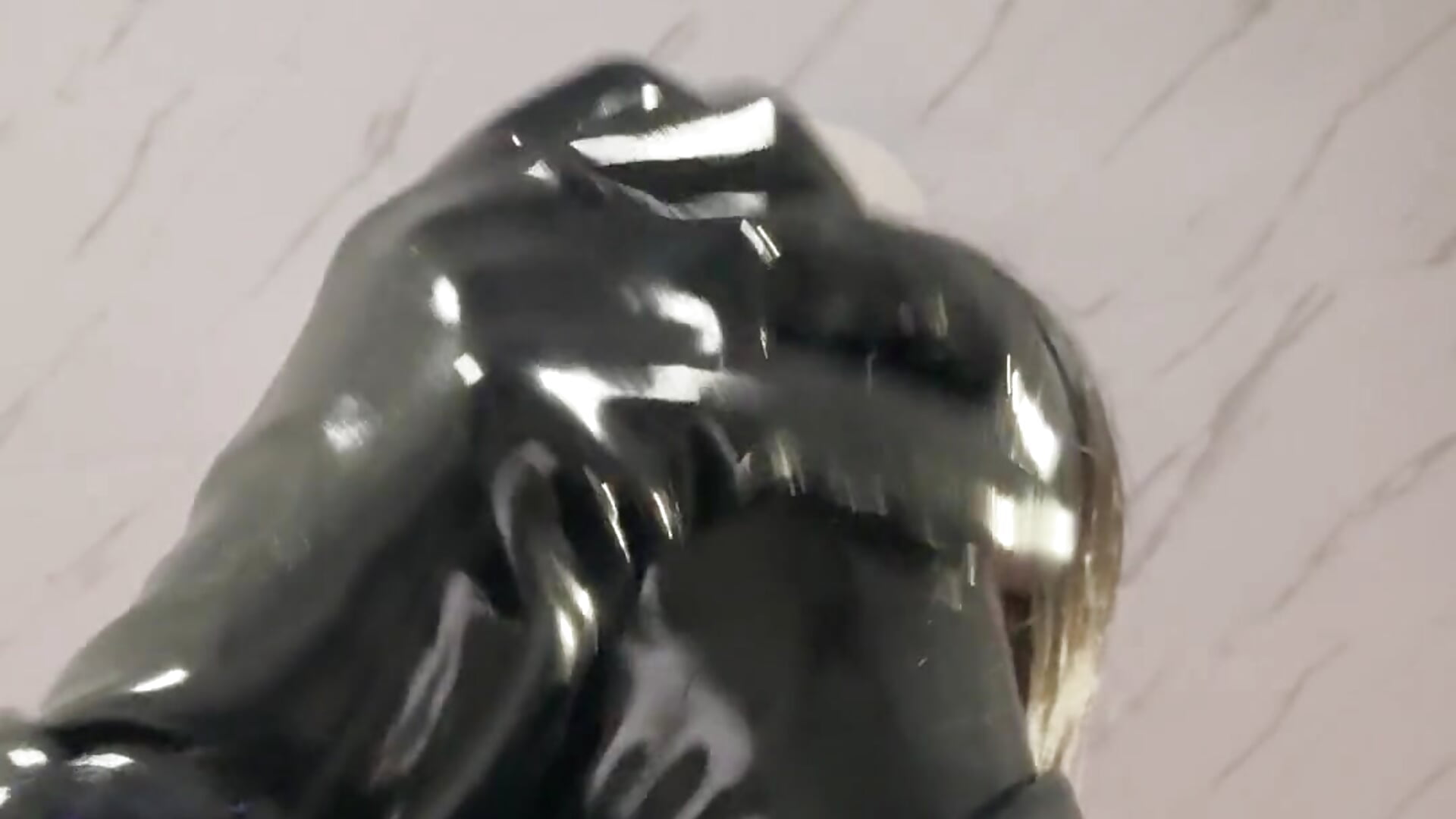 enjoy the sound and the shine that my latex – видео вебкам-модели DaphneWayne