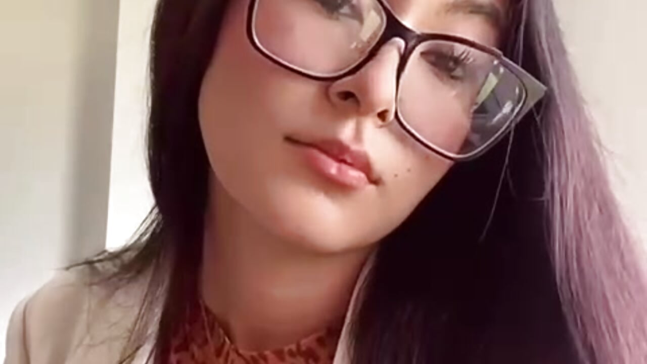 ITS ME💗 - βίντεο μοντέλου Aapril_11