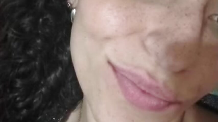 Hiii – видео вебкам-модели Ana_maria_08