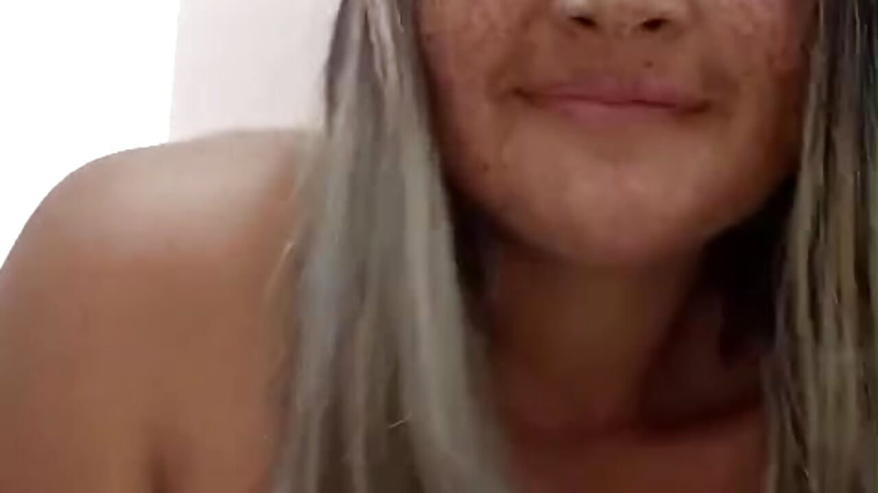 he Freckled Blonde You Can't Ignore ✨ - vidéo du modèle de showcams Pamela_Uribe