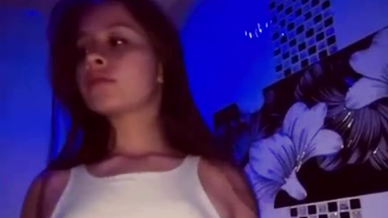 a shower that will make you want to see a little more 🤤🦋 – видео вебкам-модели Lili_Angel18