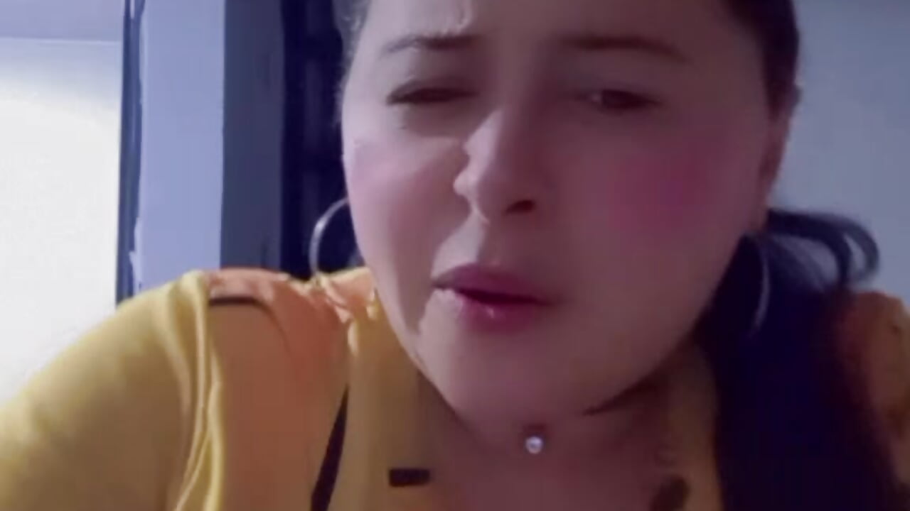 1000090404 - video by violetapeeveet cam model