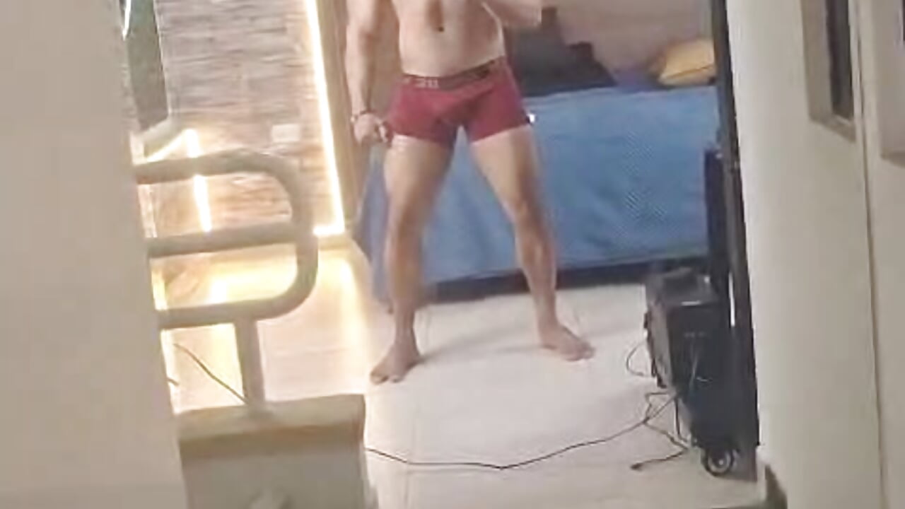 Hot - video by Maximoswell cam model