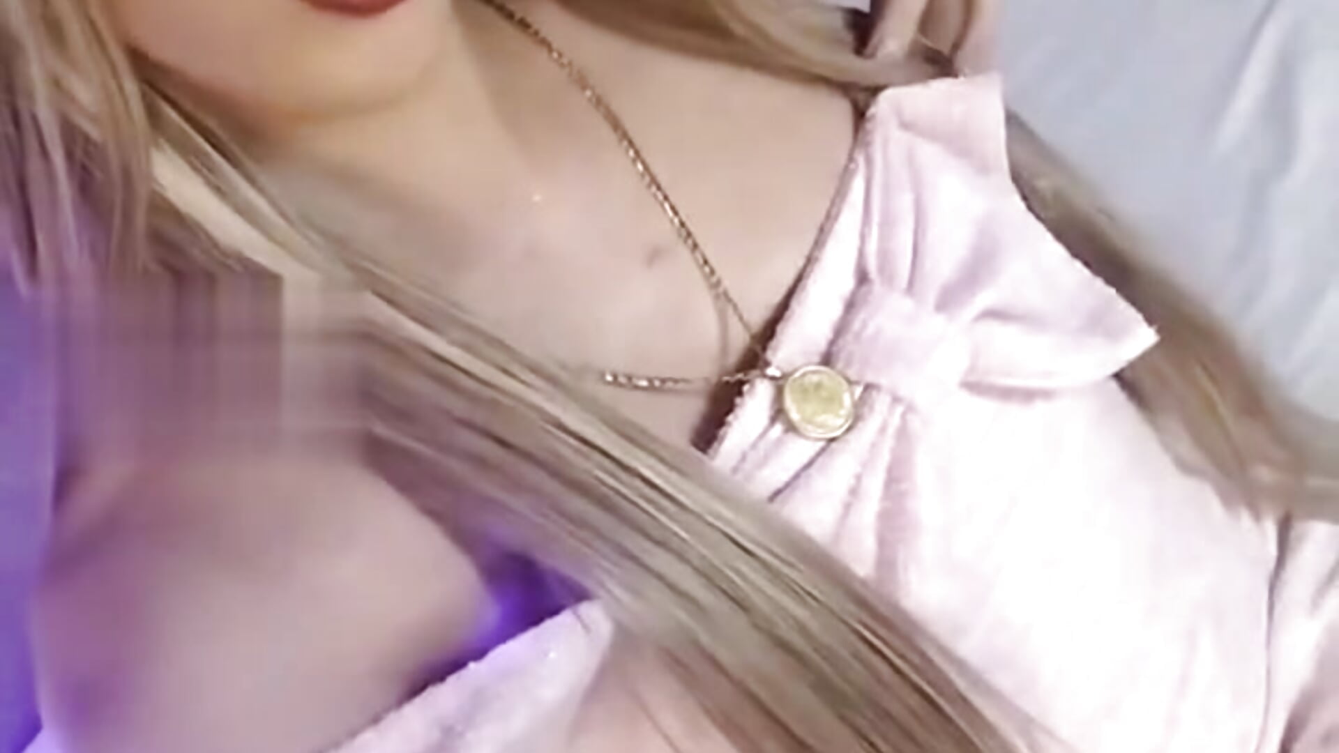Hiii 👸🌸 - video by ChloeNix cam model