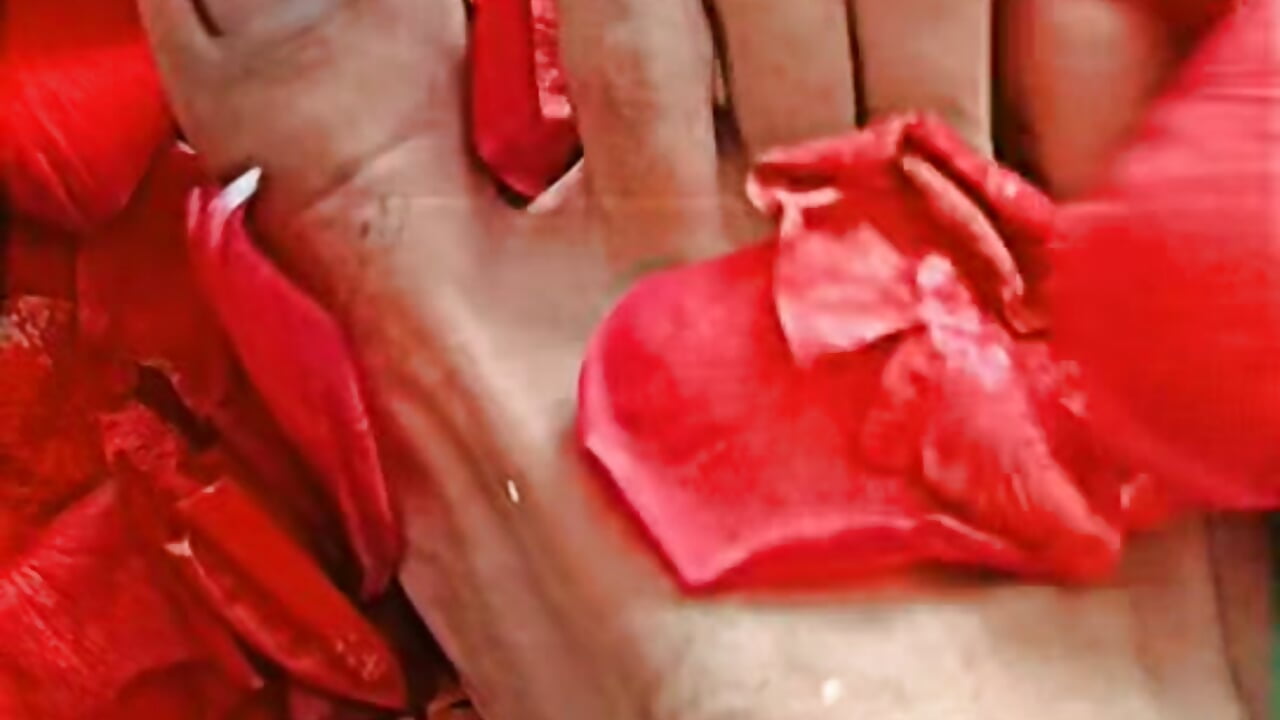 👣 pies en rosa 🌹 - vídeo de la modelo de cam gomitaboy1