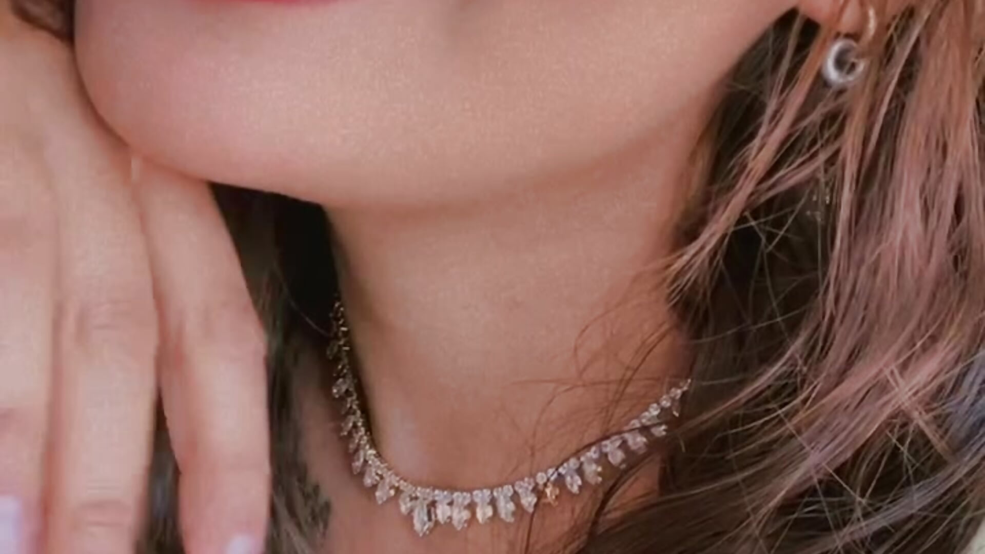 Un besito para ti－カメラキャストのNayaraDの動画