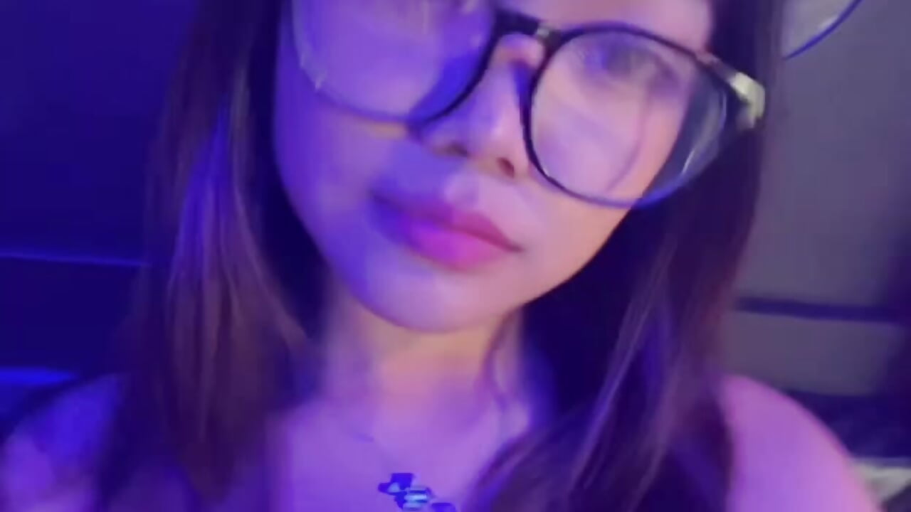 Heyyyy - video oleh LynneCharley kamera model