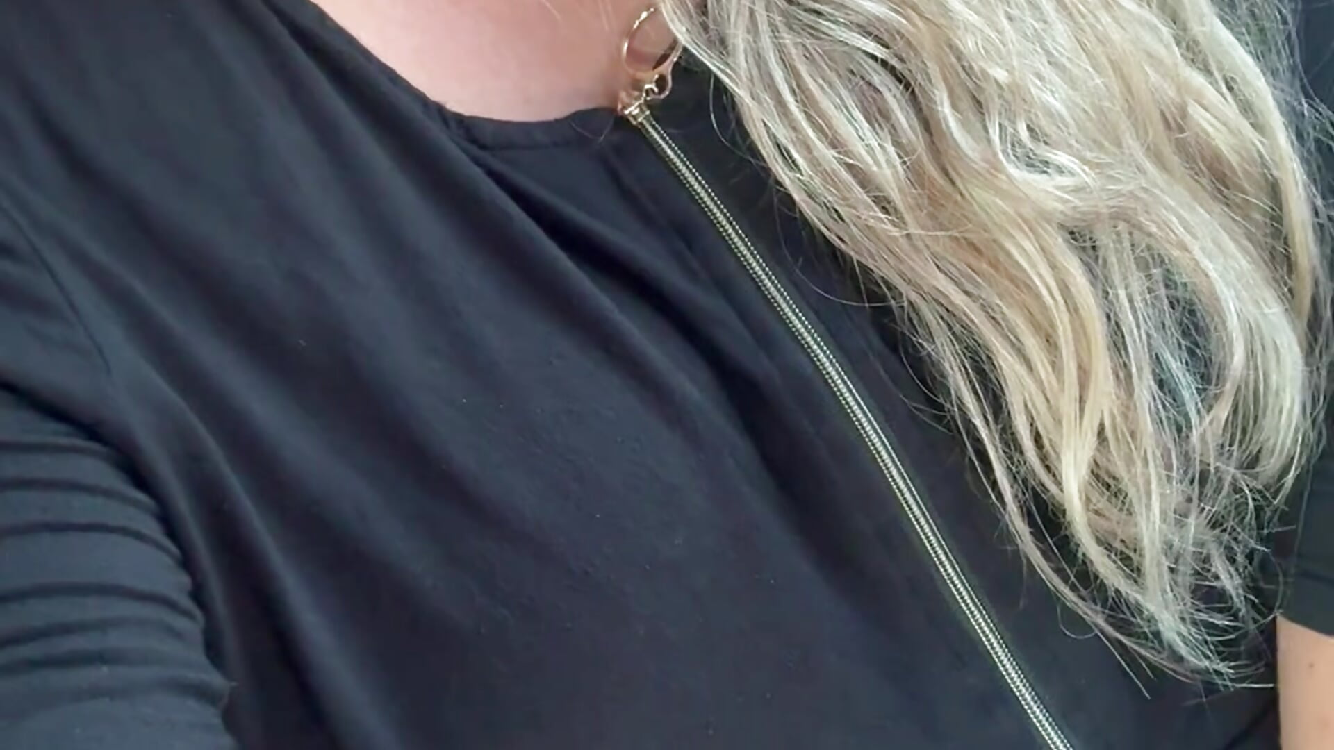 Public Thrill: Caught in the Car! 😱 - Jolina_Juice主播的视频