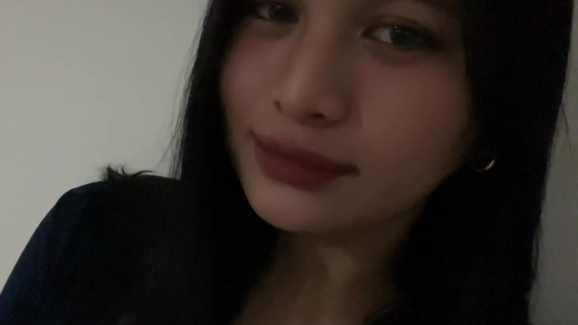 3938399a3a594af7a67f0248e94eb0a6 - video by Amara_perry cam model