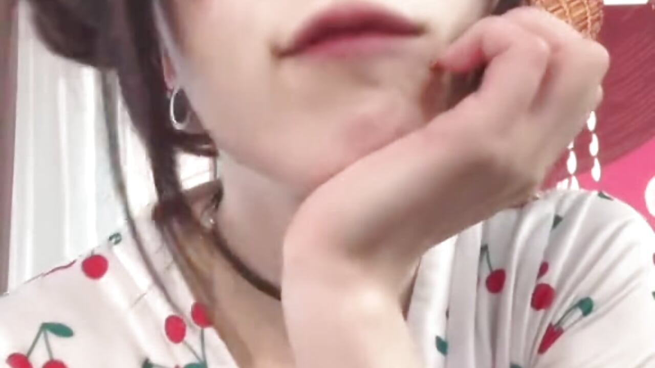 woww u re already more than 4k!! u for being there^^ - video by MutedMood_ cam model