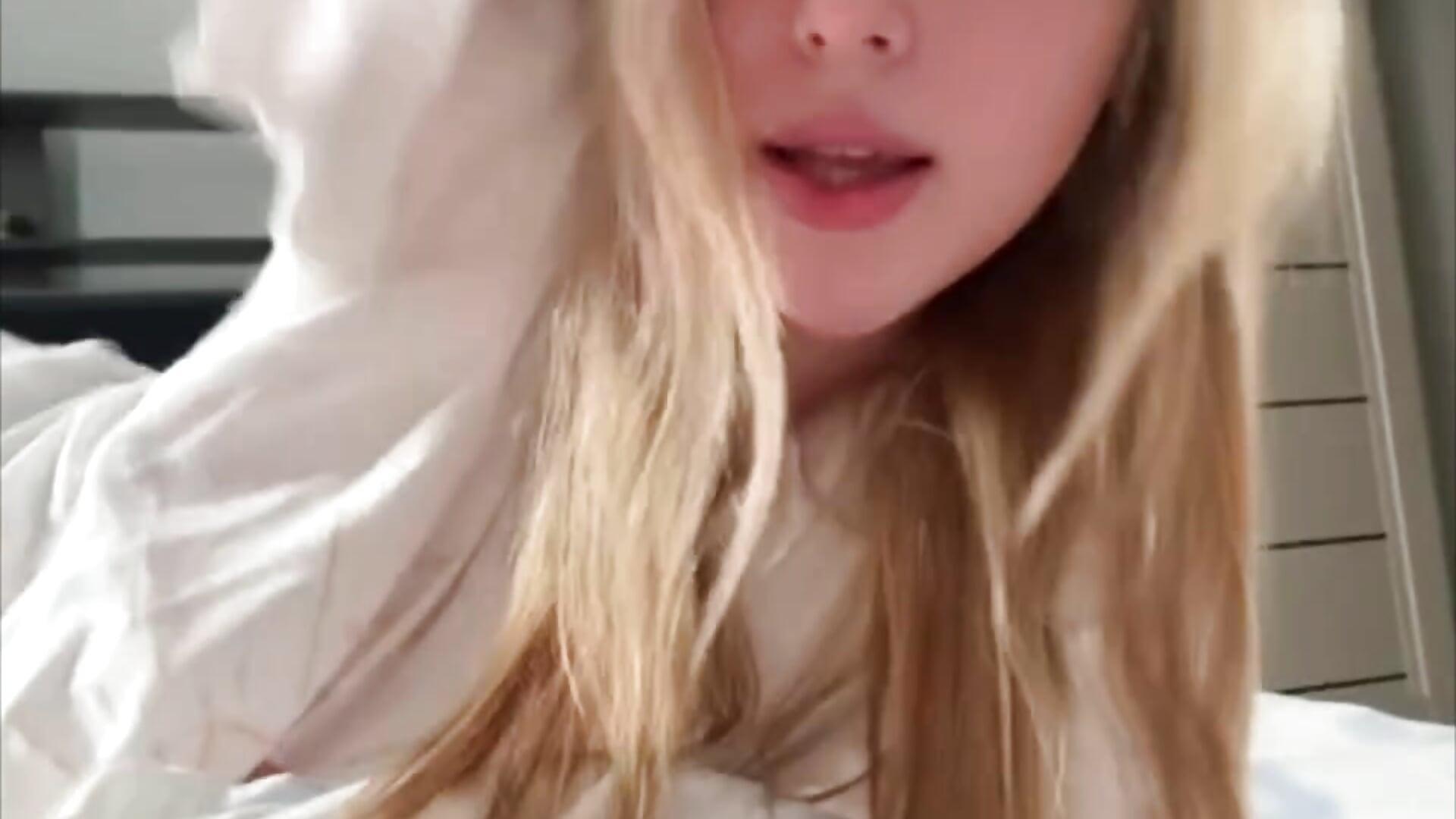 I'm here - vídeo de la modelo de cam KessySunshine